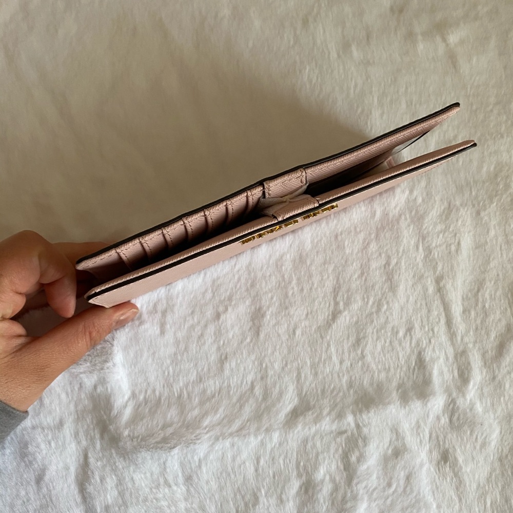 Michael Kors flat bfld wallet - Picture 3 of 7